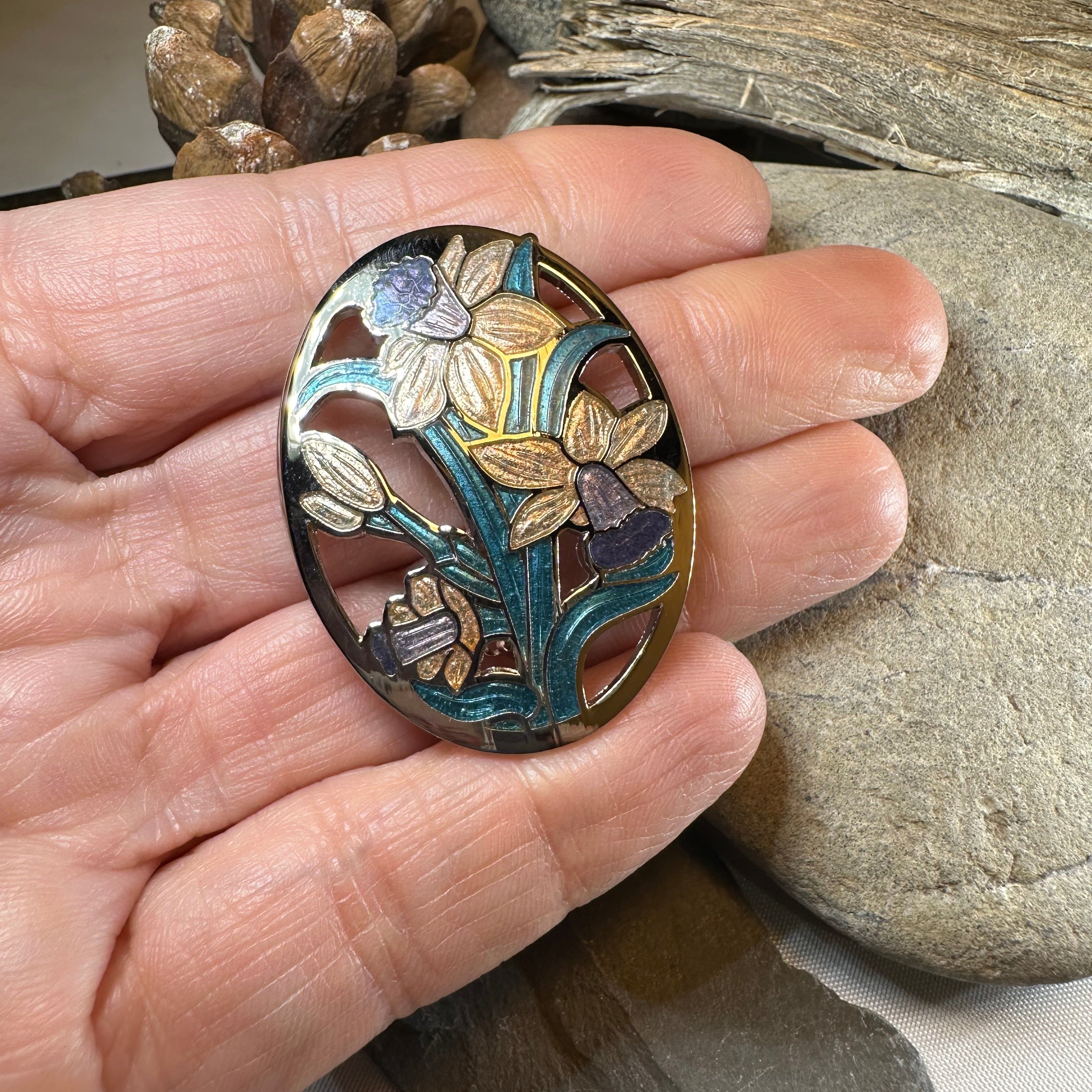 Daffodils of Wales Brooch