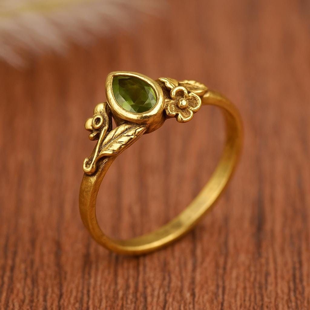 Greenish Drop Gold Ring