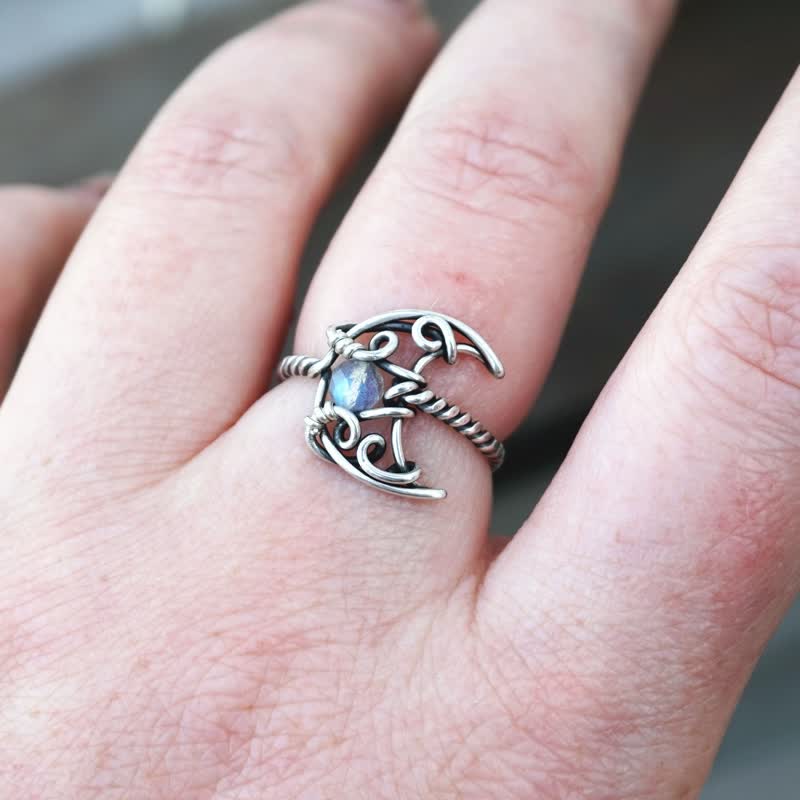 Olivenorma Bohemia Moonstone Moon Necklace