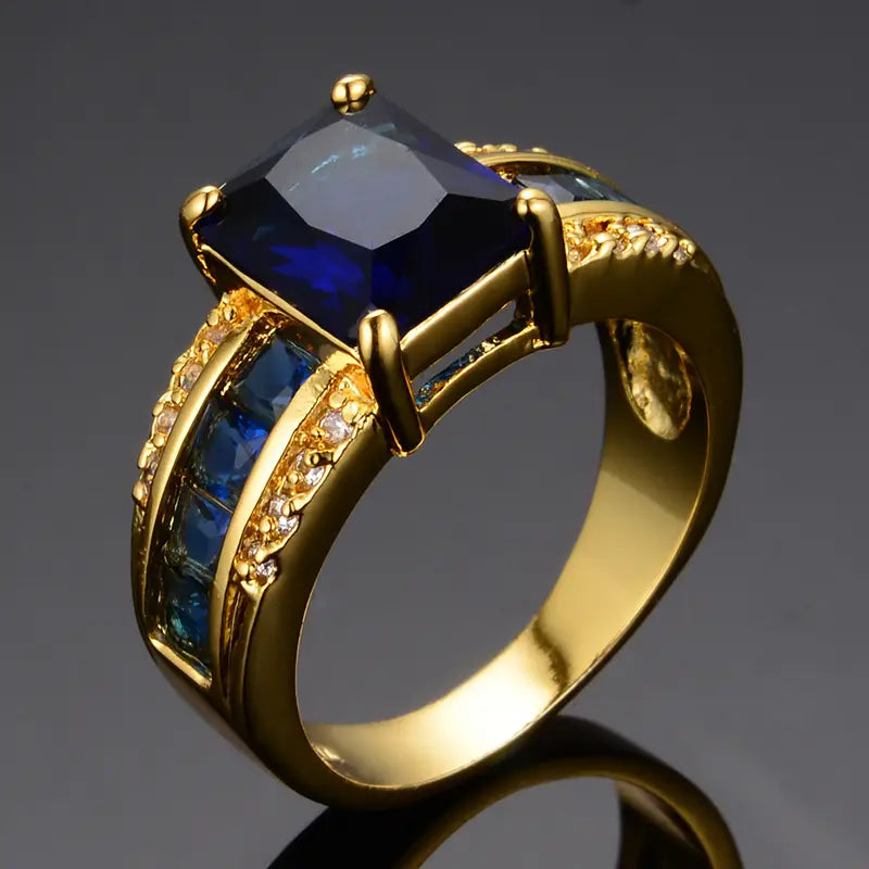 Elegant Kassira Bluemont Gold Ring
