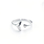 Dolphin tail ring in 925 sterling silver and zirconia adjustable