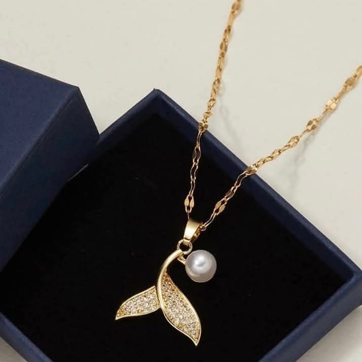 Mermaid Tail Pearl Zirconia Necklace