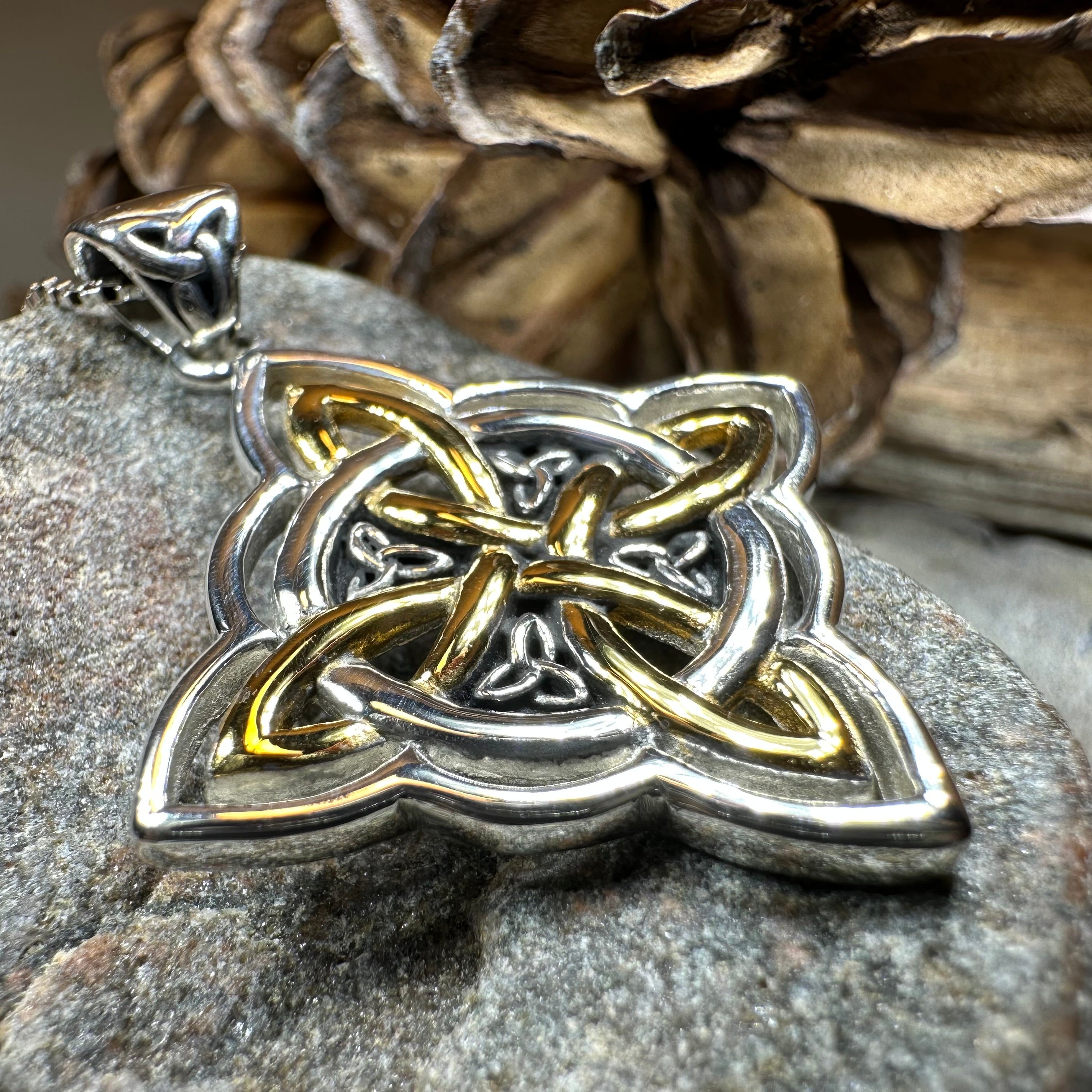 Classic Quaternary Knot Necklace