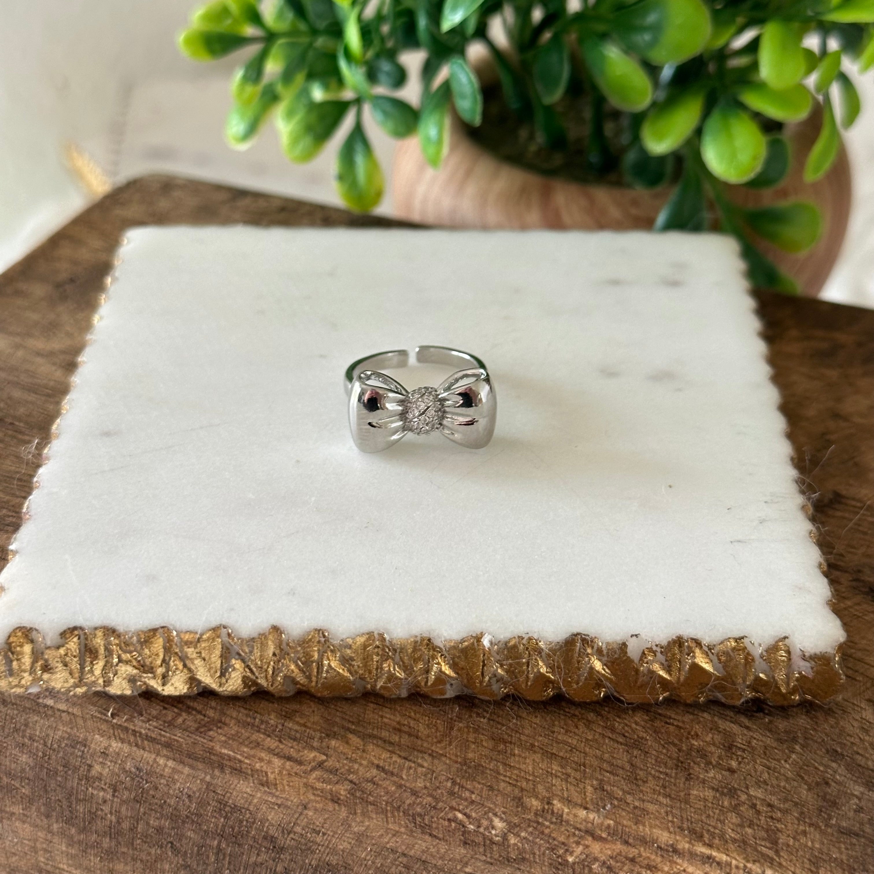 Nora Puffed Ribbon Bow Ring - Gold or Silver