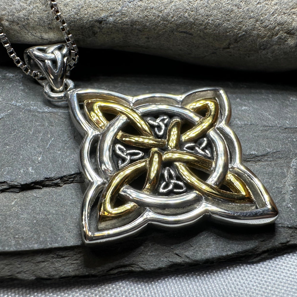 Classic Quaternary Knot Necklace