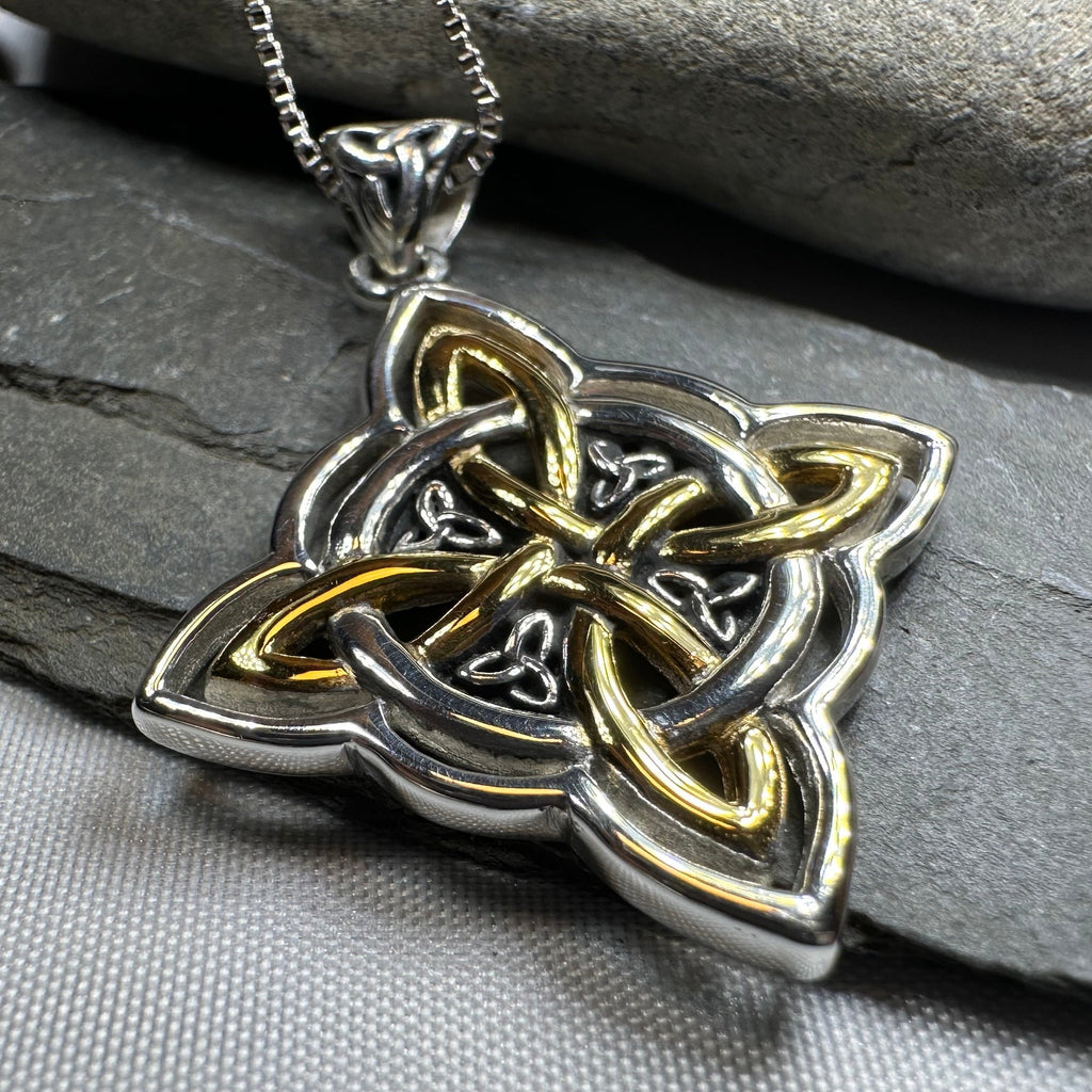 Classic Quaternary Knot Necklace