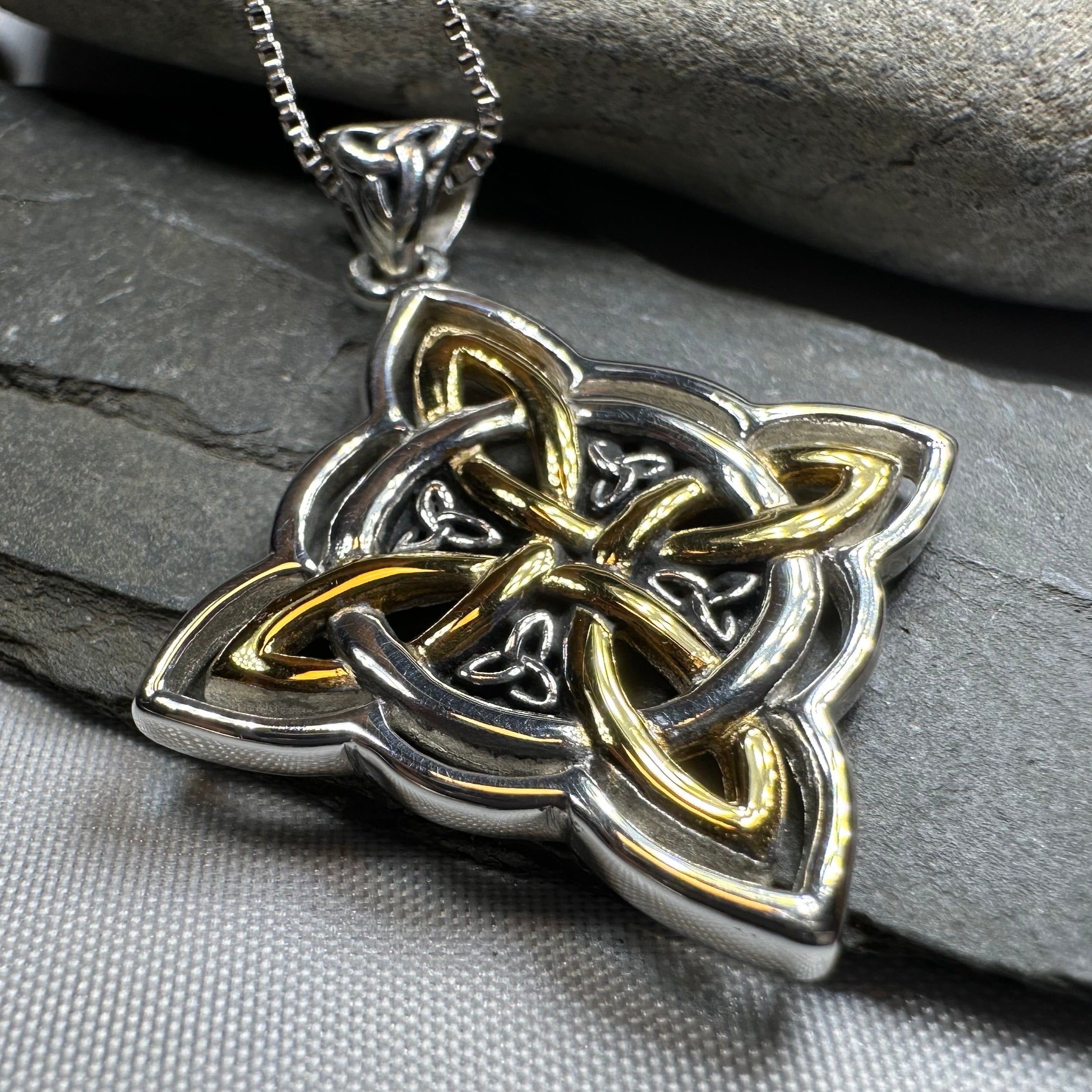 Classic Quaternary Knot Necklace