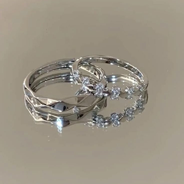 Sparkling Silvered Ring Set