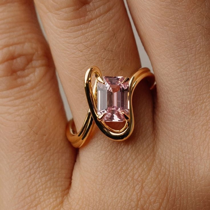 Wavy Pink Crystal Gold Ring