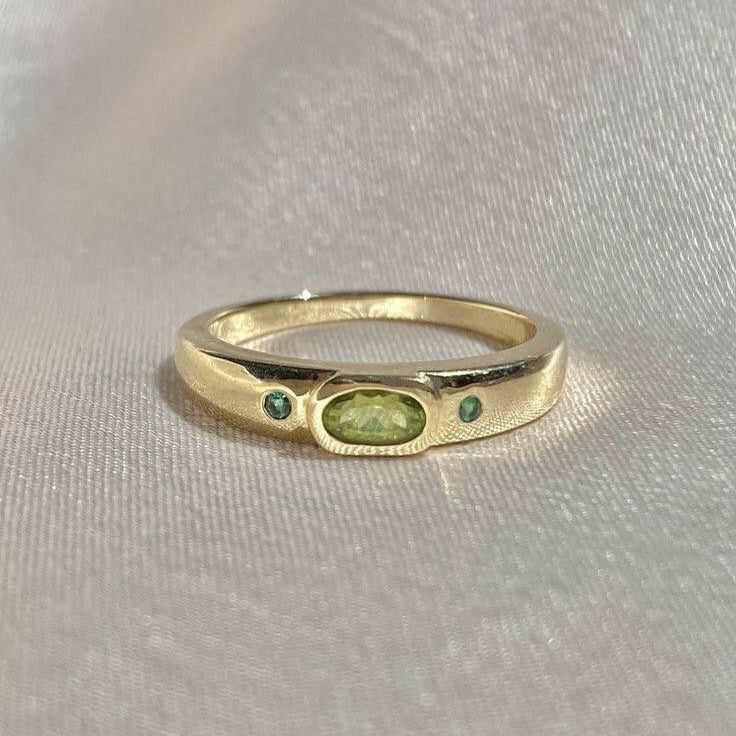 Inlaid Olive Glass Golden Ring