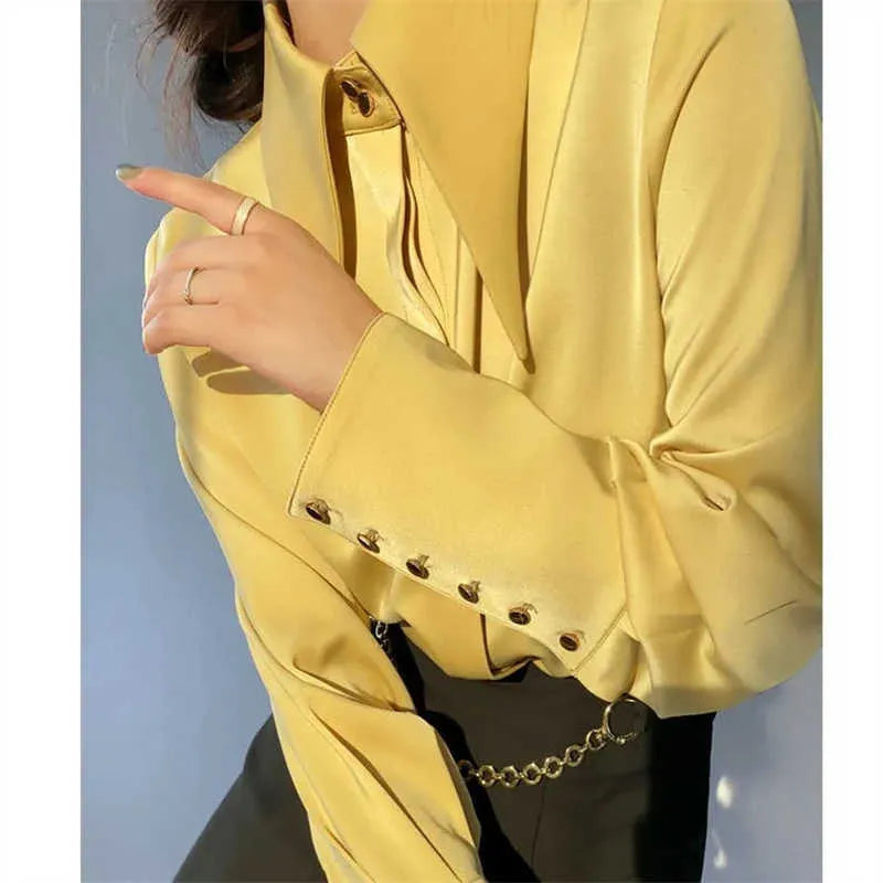 Millicent – Elegant Long-sleeved Satin Blouse