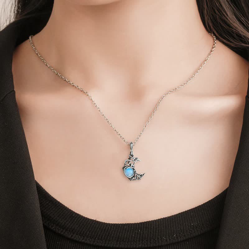 Olivenorma Bohemia Moonstone Moon Necklace