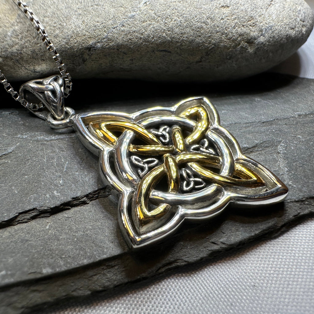 Classic Quaternary Knot Necklace