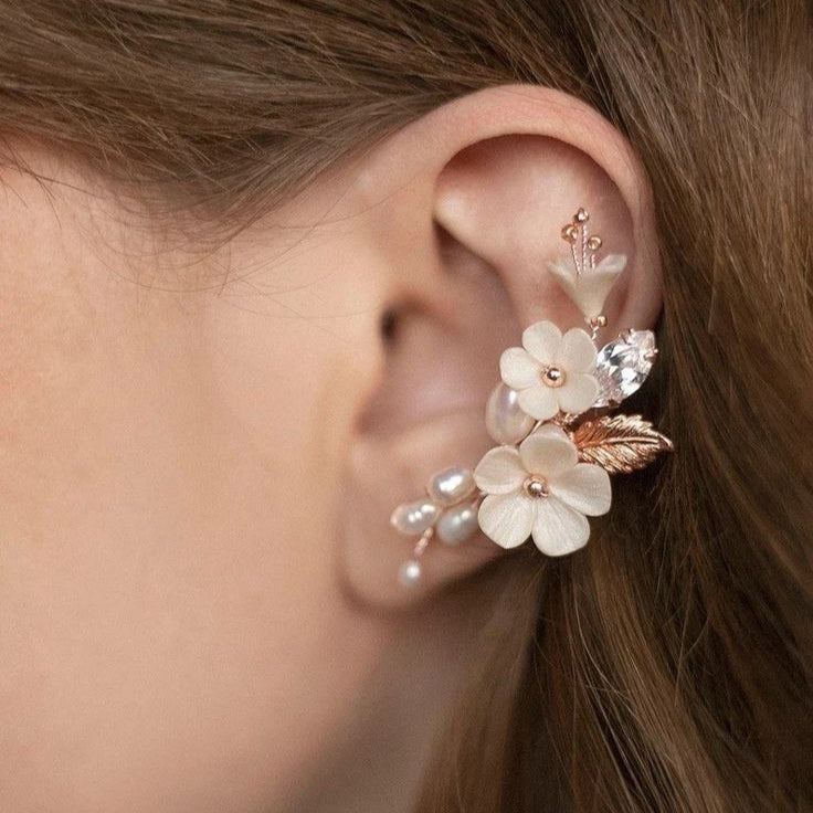 Golden Flower Trail & Pearl Earrings