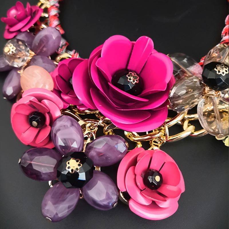 Exaggerated Metal Collarbone Chain Floral Crystal Necklace