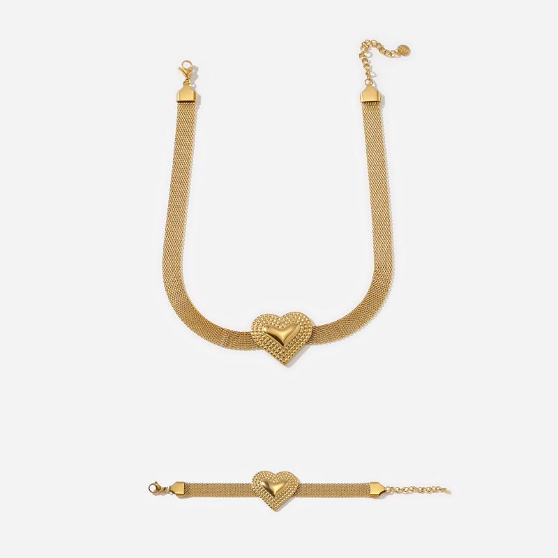 Love Decoration Stainless Steel Necklace and Bracelet Set