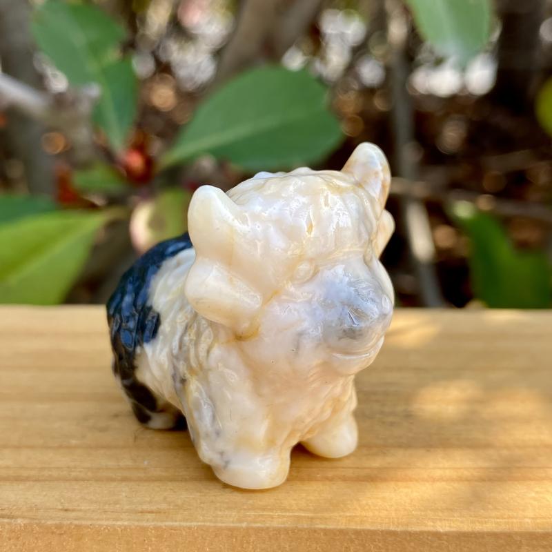 Crystal Carved Mini Cow Ornaments for Home Decor