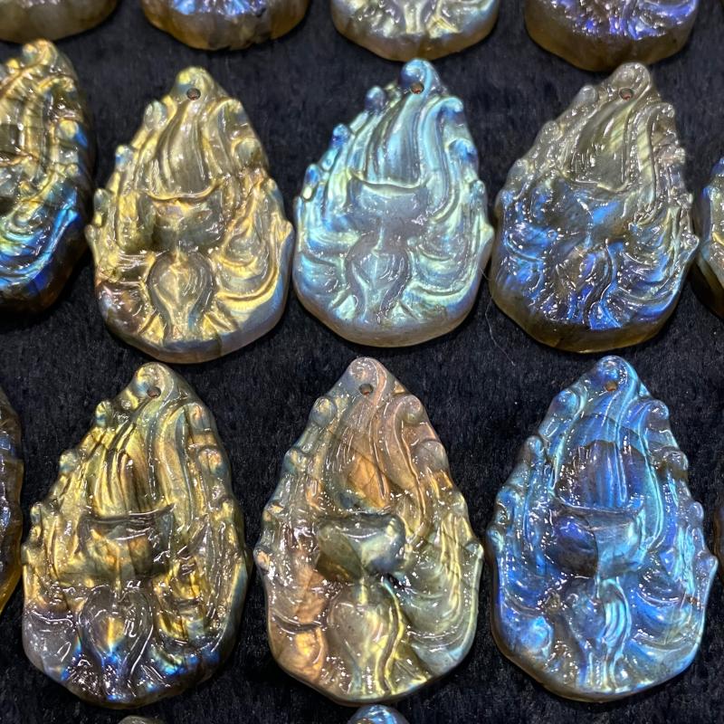 Labradorite 9 Tailed Fox Pendant - Green - Wisdom & Beauty - Unique Gift