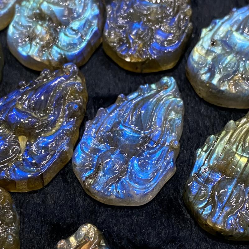 Labradorite 9 Tailed Fox Pendant - Green - Wisdom & Beauty - Unique Gift