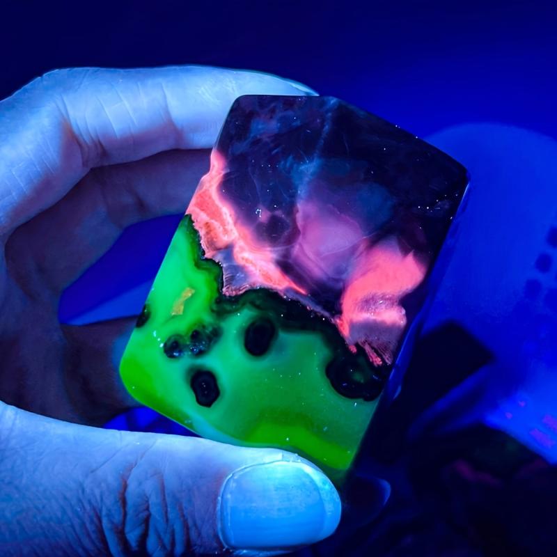 Bohemian Style UV Reactive Agate Palm Specimen