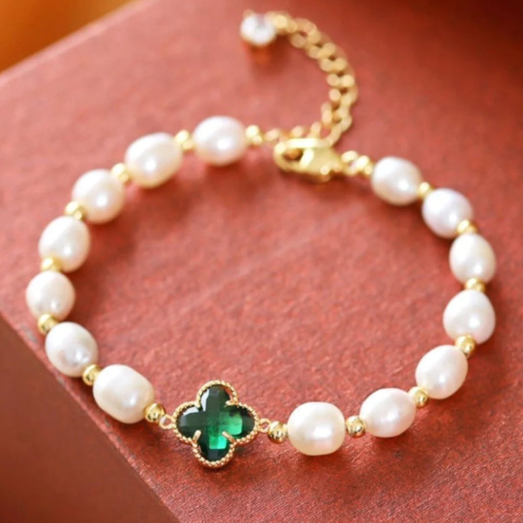 Emerald Cloverleaf Pearl Bracelet