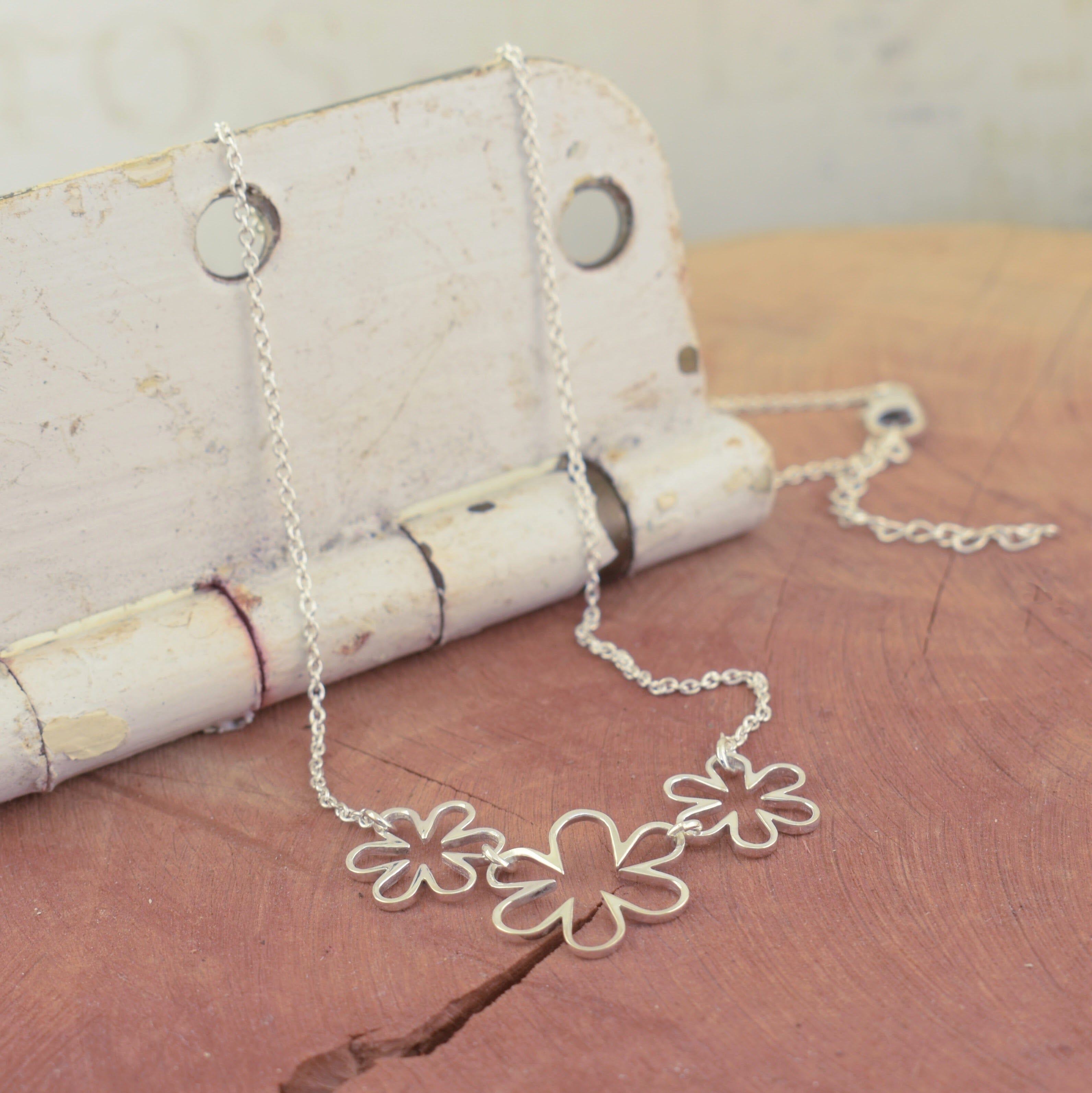 Daisy Days Necklace