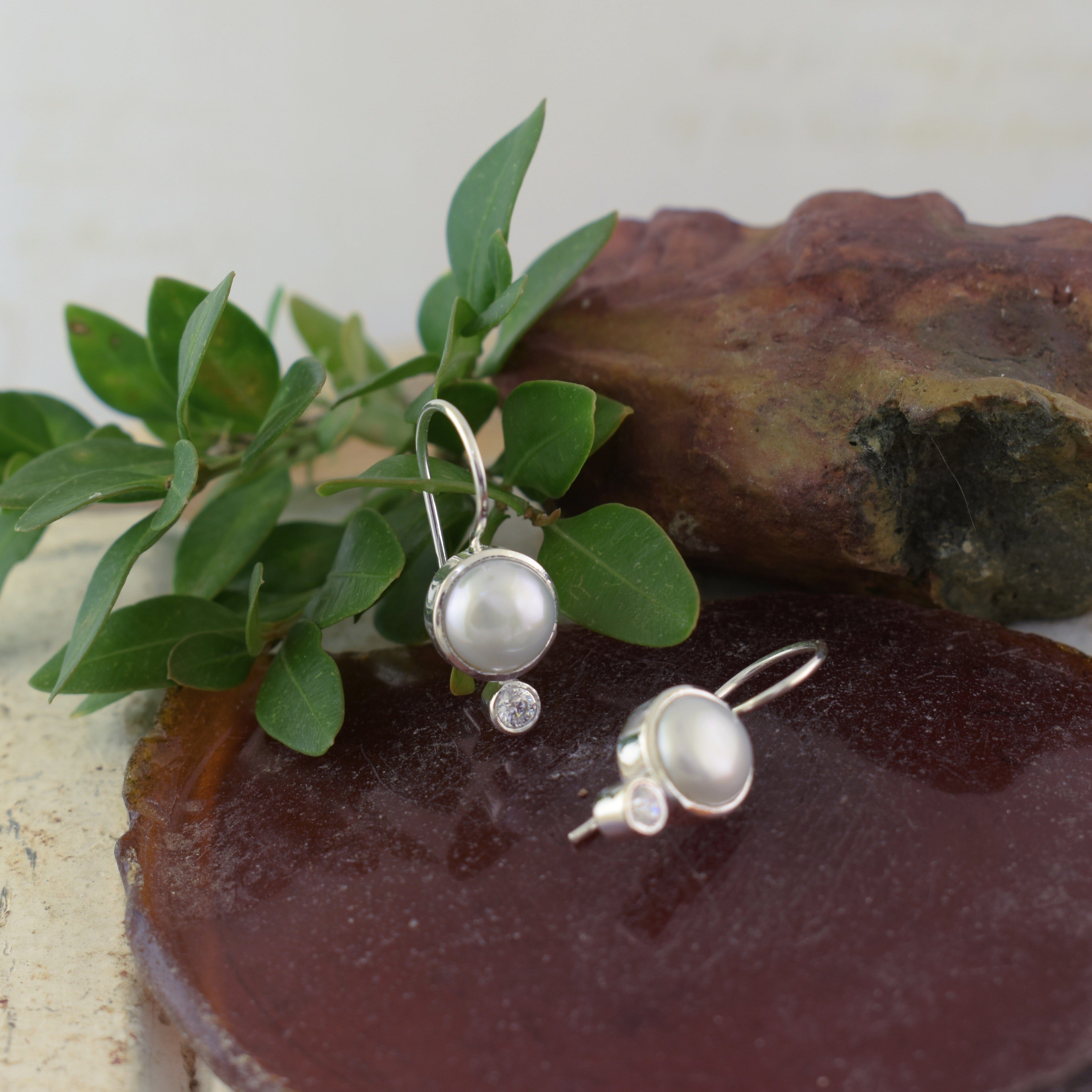 Drop the Hint Earrings