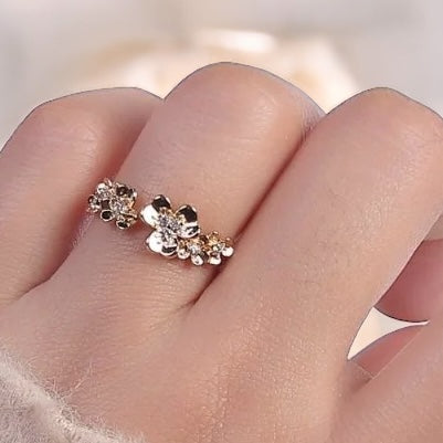 Tonia Dainty Flower Ring