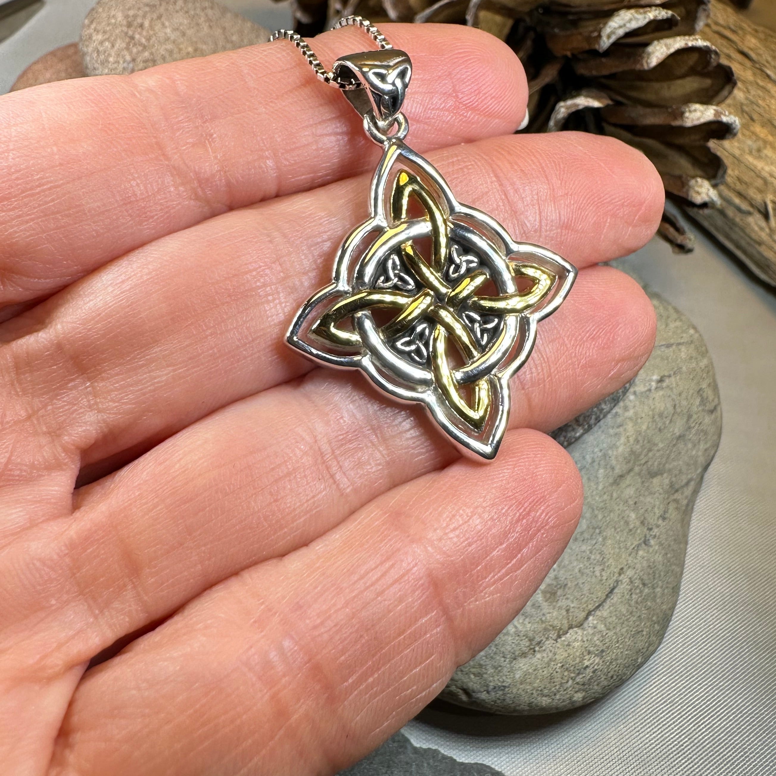 Classic Quaternary Knot Necklace