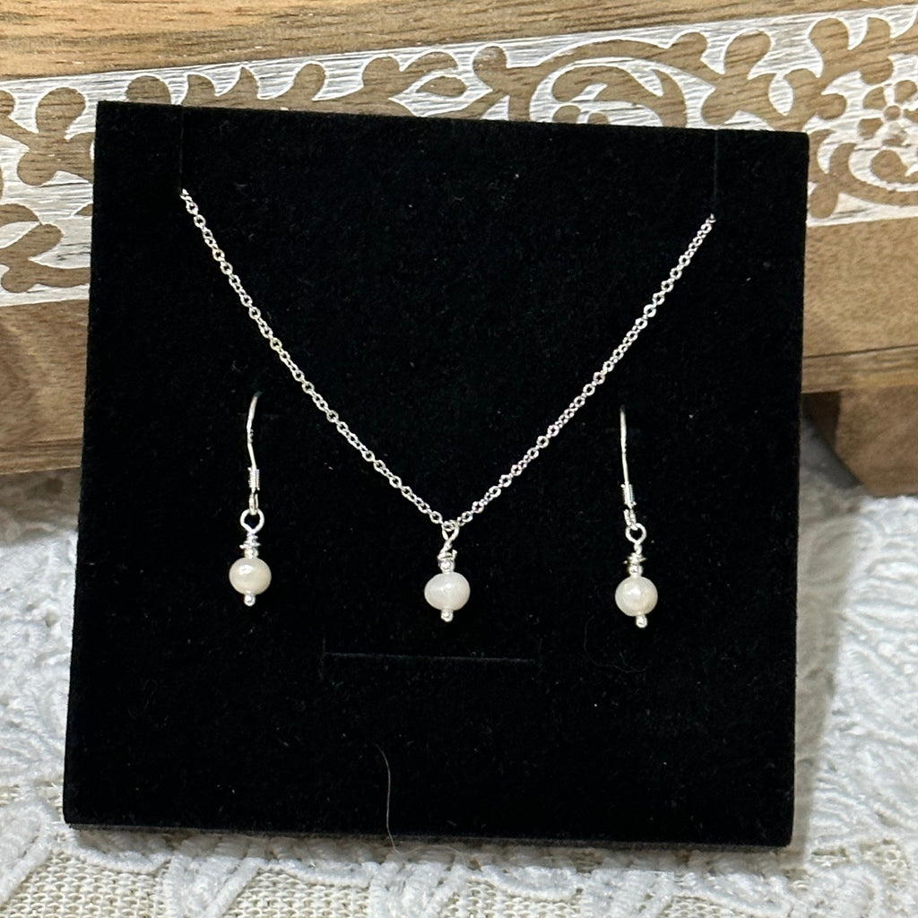 Greta Freshwater Pearl Necklace Set