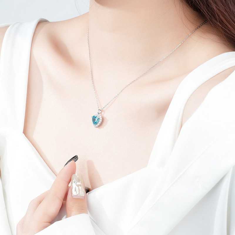 Silver Solitaire Cluster Heart Pendant Necklace For Women