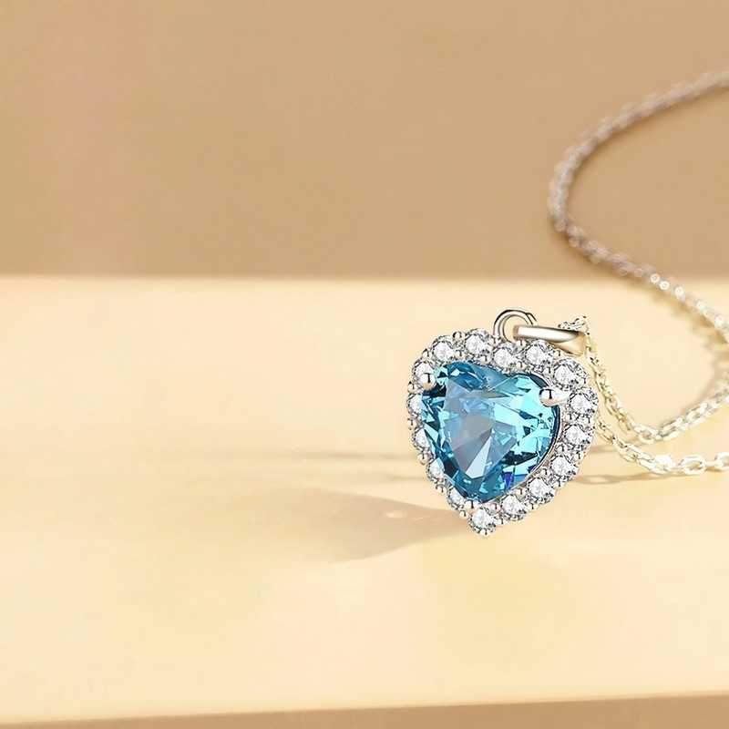 Silver Solitaire Cluster Heart Pendant Necklace For Women