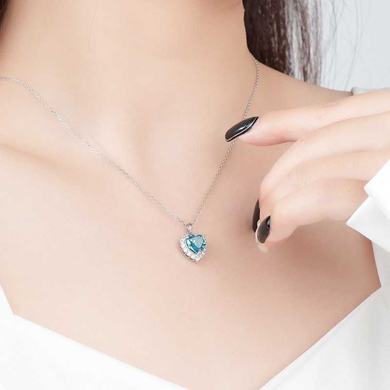 Silver Solitaire Cluster Heart Pendant Necklace For Women