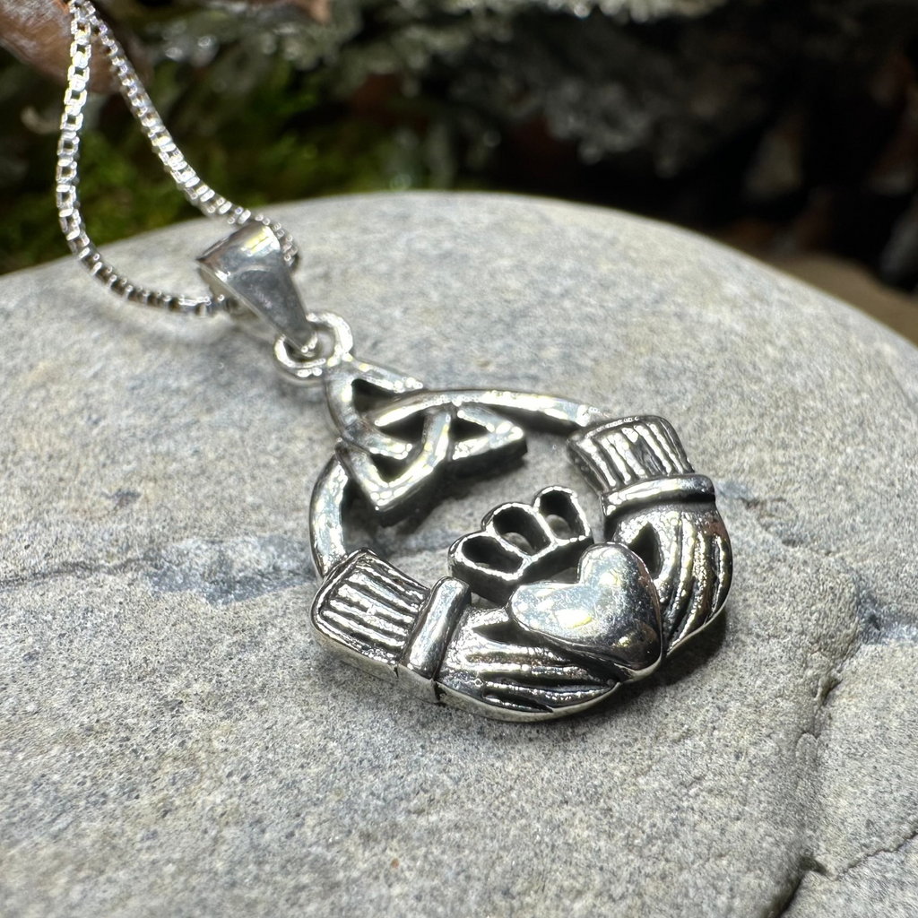 Ireland Claddagh Necklace