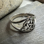 Dainty Little Celtic Ring