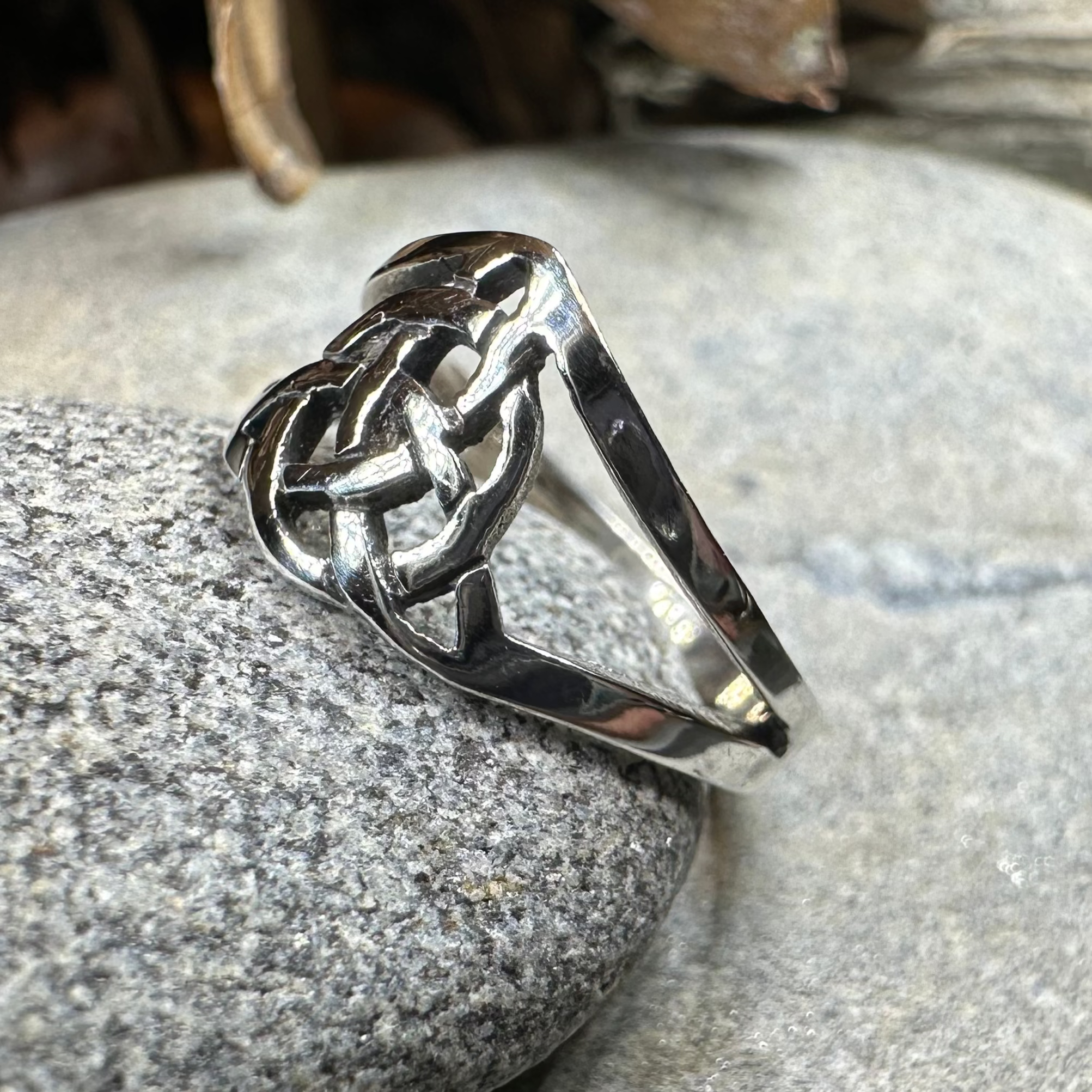 Dainty Little Celtic Ring