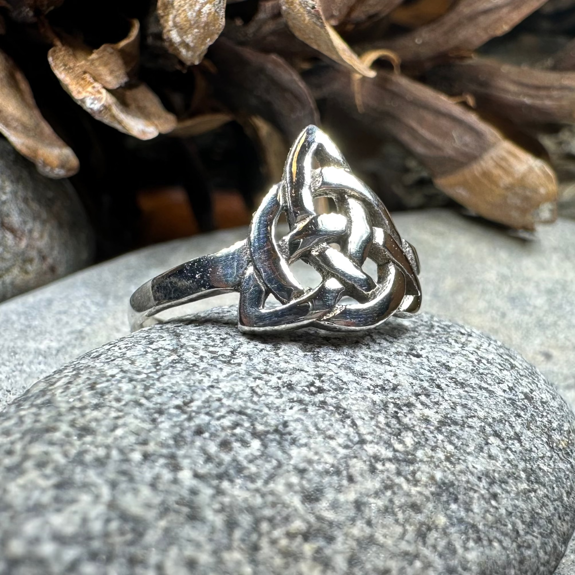 Dainty Little Celtic Knot Ring