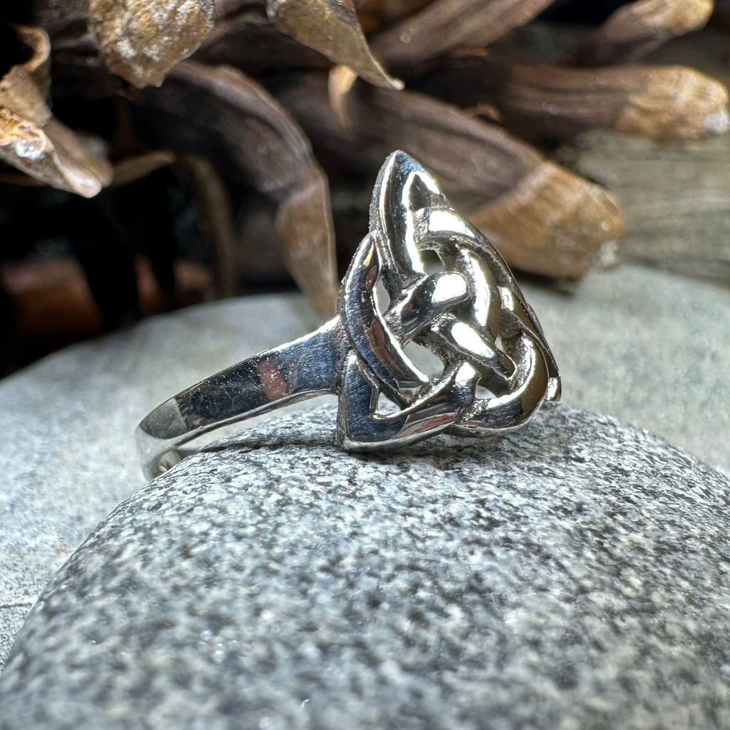 Dainty Little Celtic Knot Ring