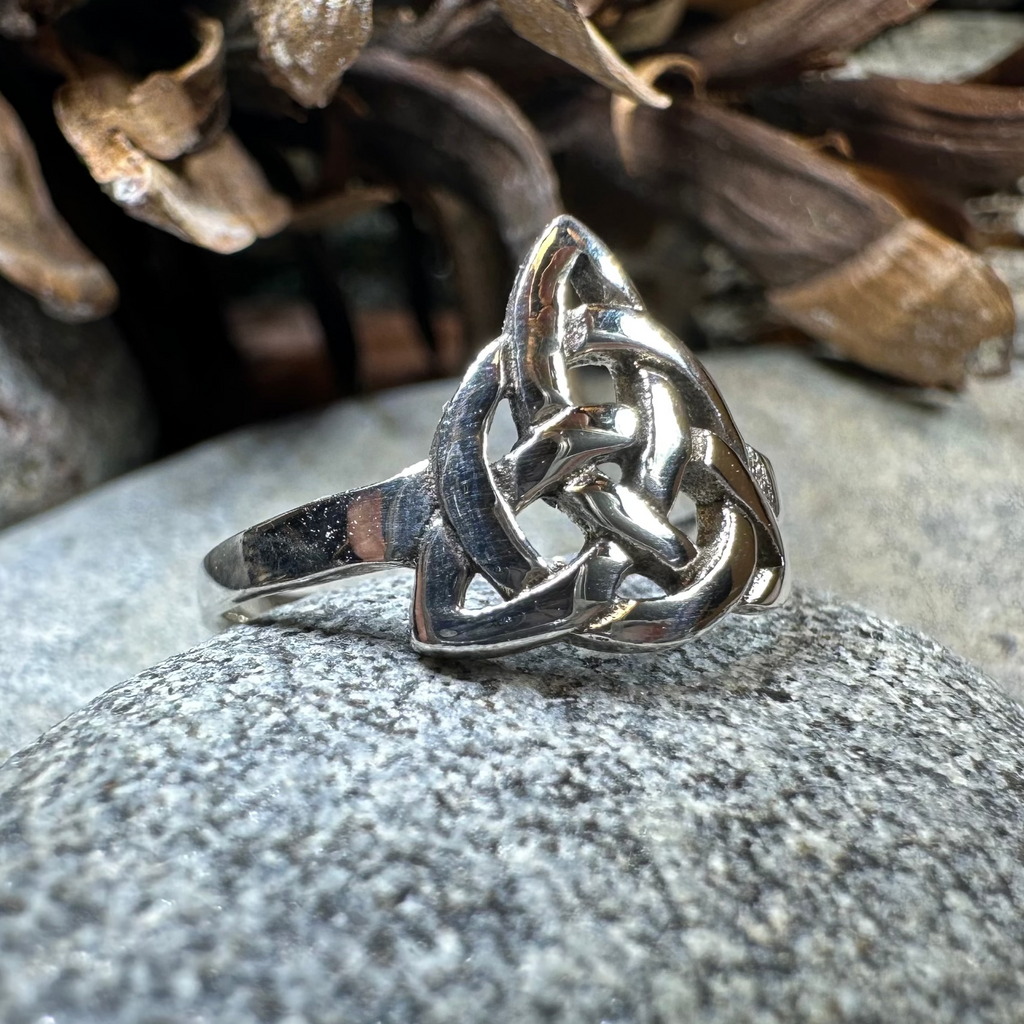 Dainty Little Celtic Knot Ring