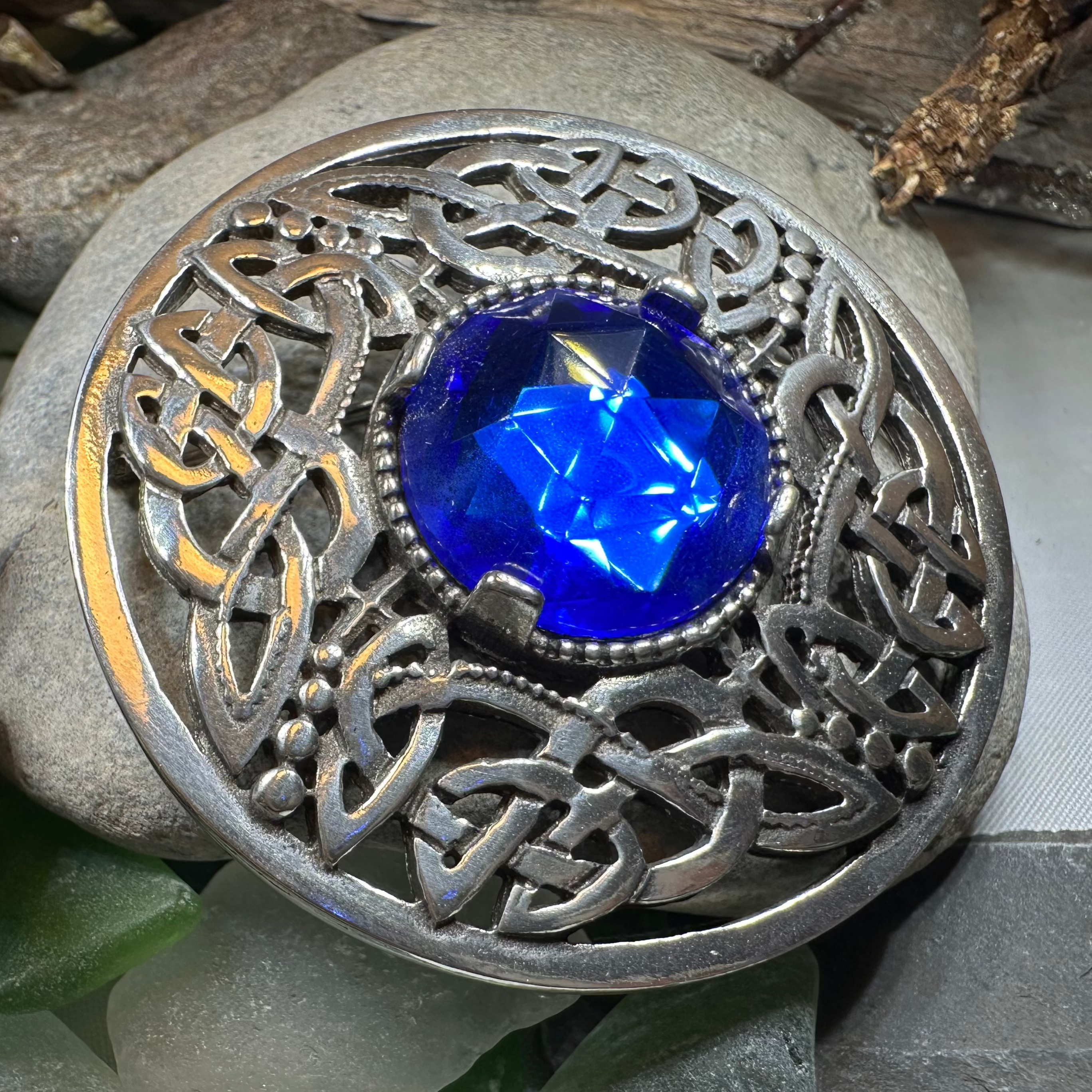 Cruithne Celtic Knot Brooch