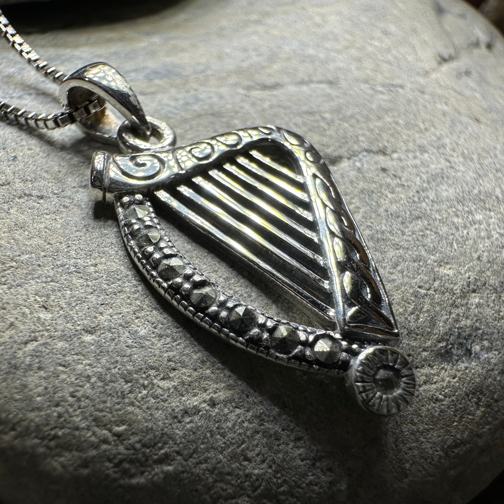 Cinnia Celtic Harp Necklace