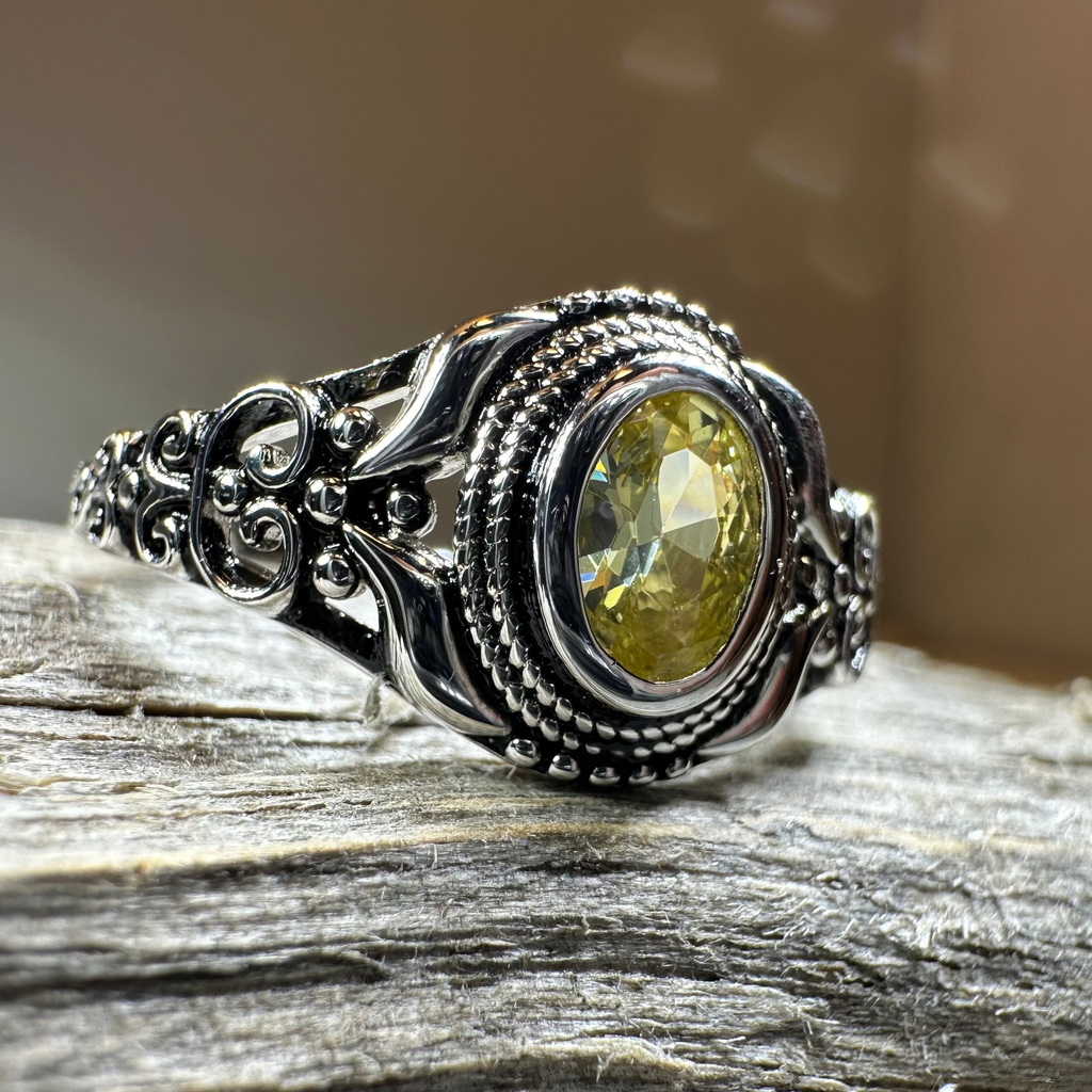 Romantic Celtic Knot Ring