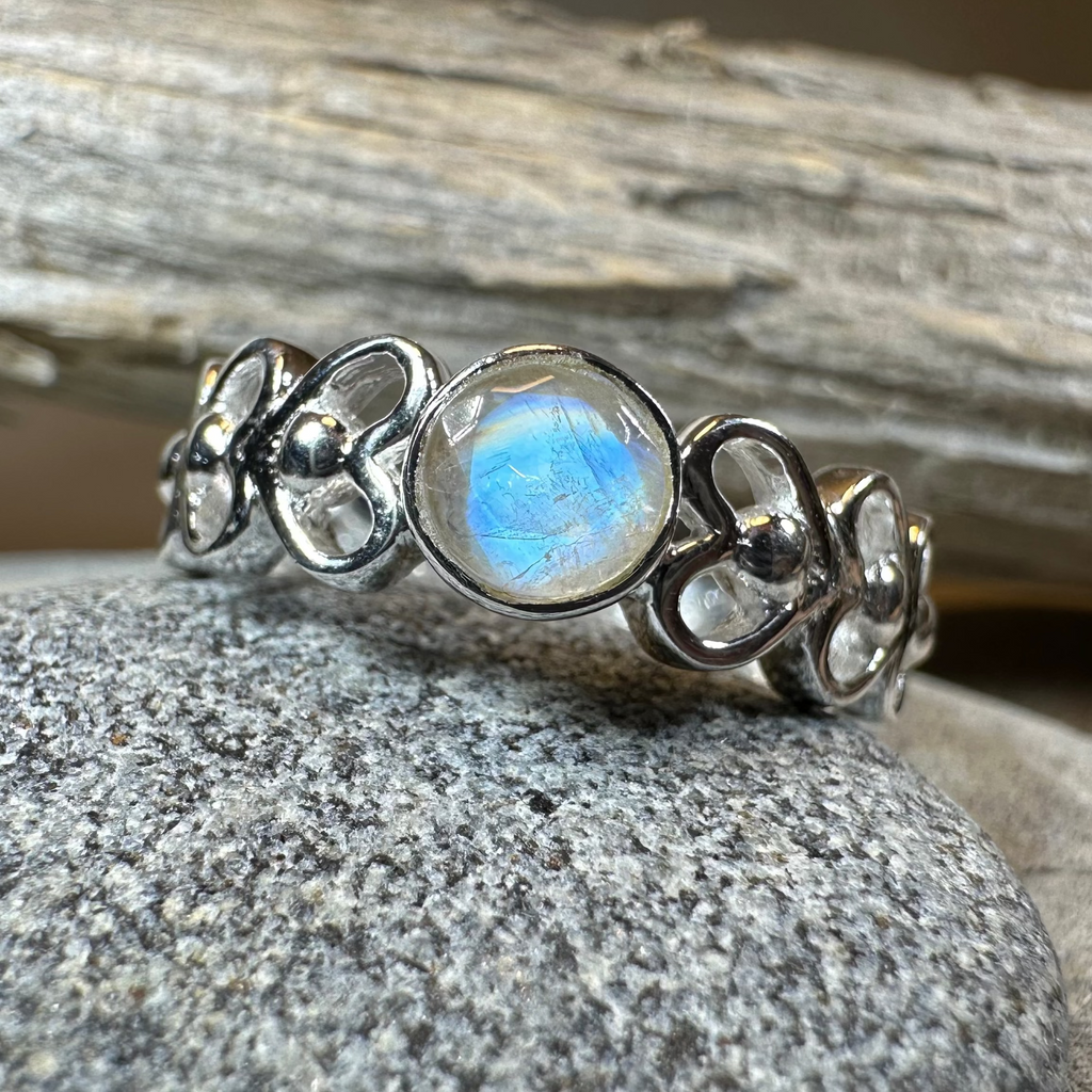 Jarida Celtic Love Knot Ring