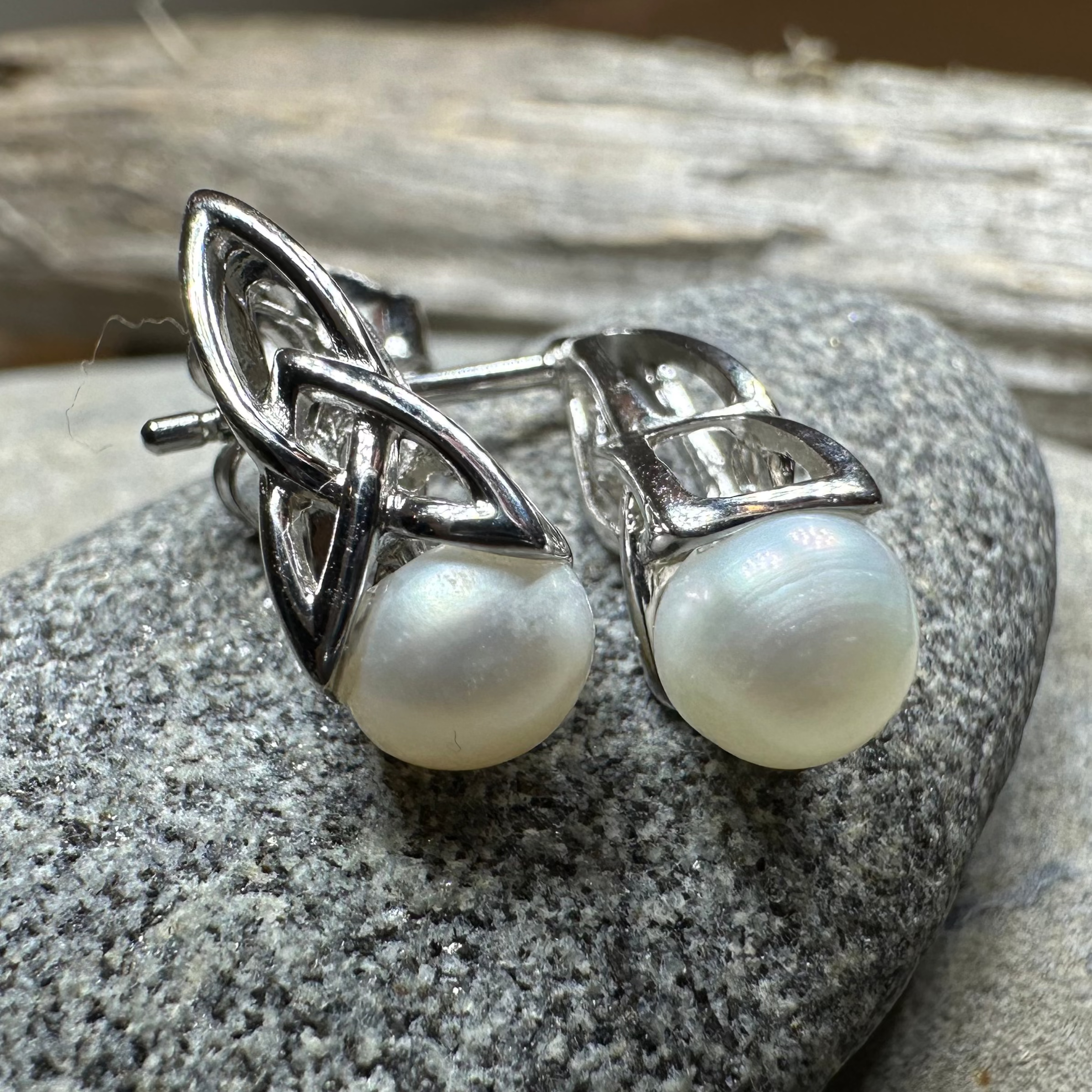 Trinity Knot Pearl Post Earring