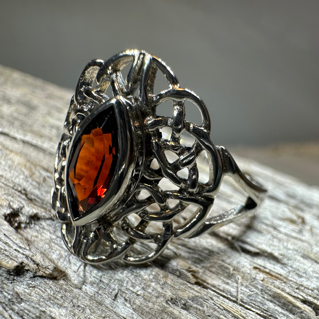 Leanna Celtic Knot Ring