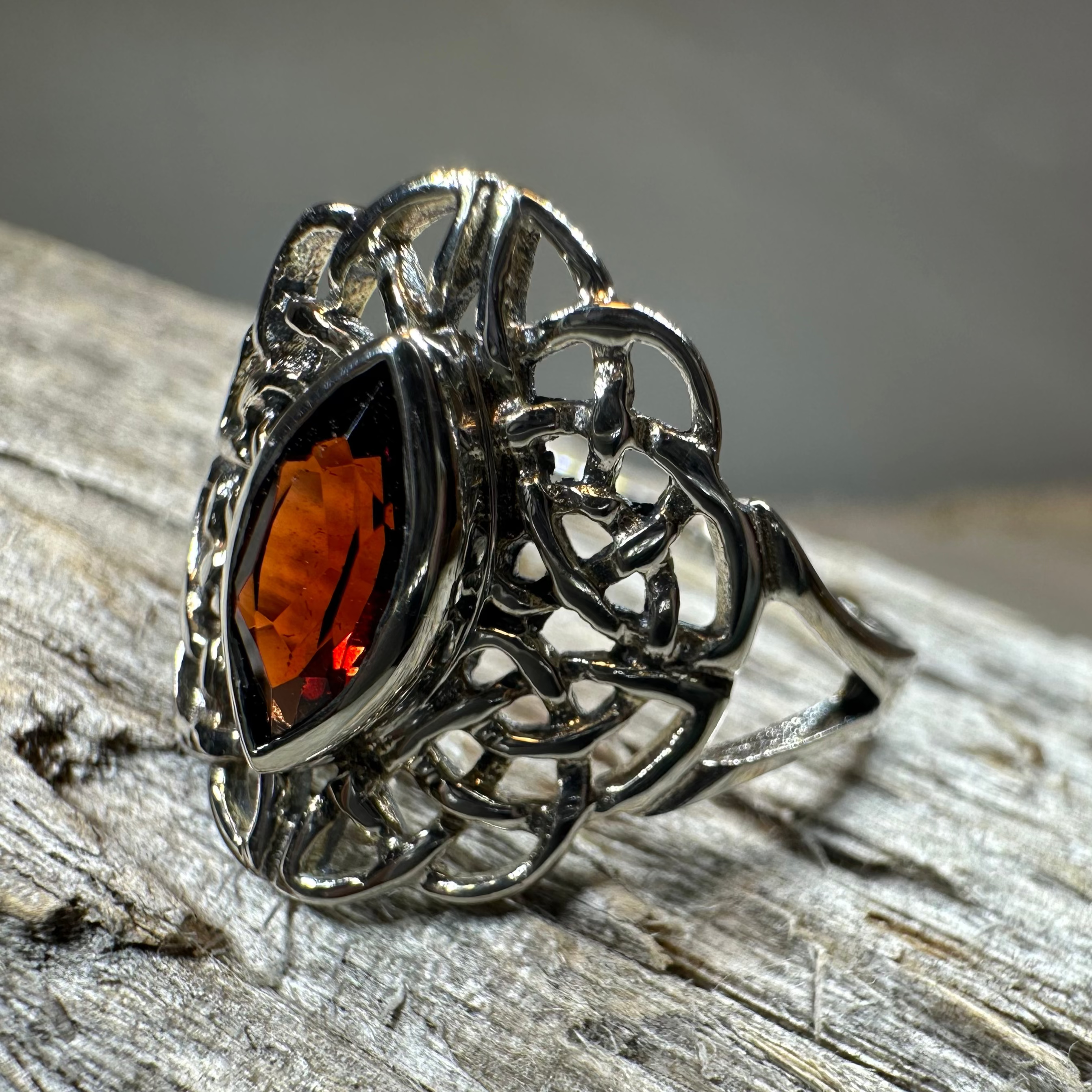 Leanna Celtic Knot Ring