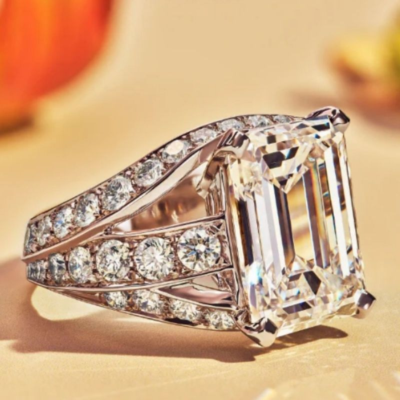 Silvered Exquisite Zirconia Ring