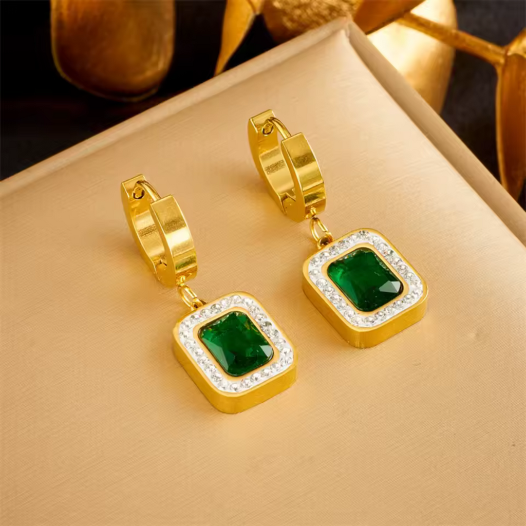 Isolde's Emerald Elegance Jewelry Set
