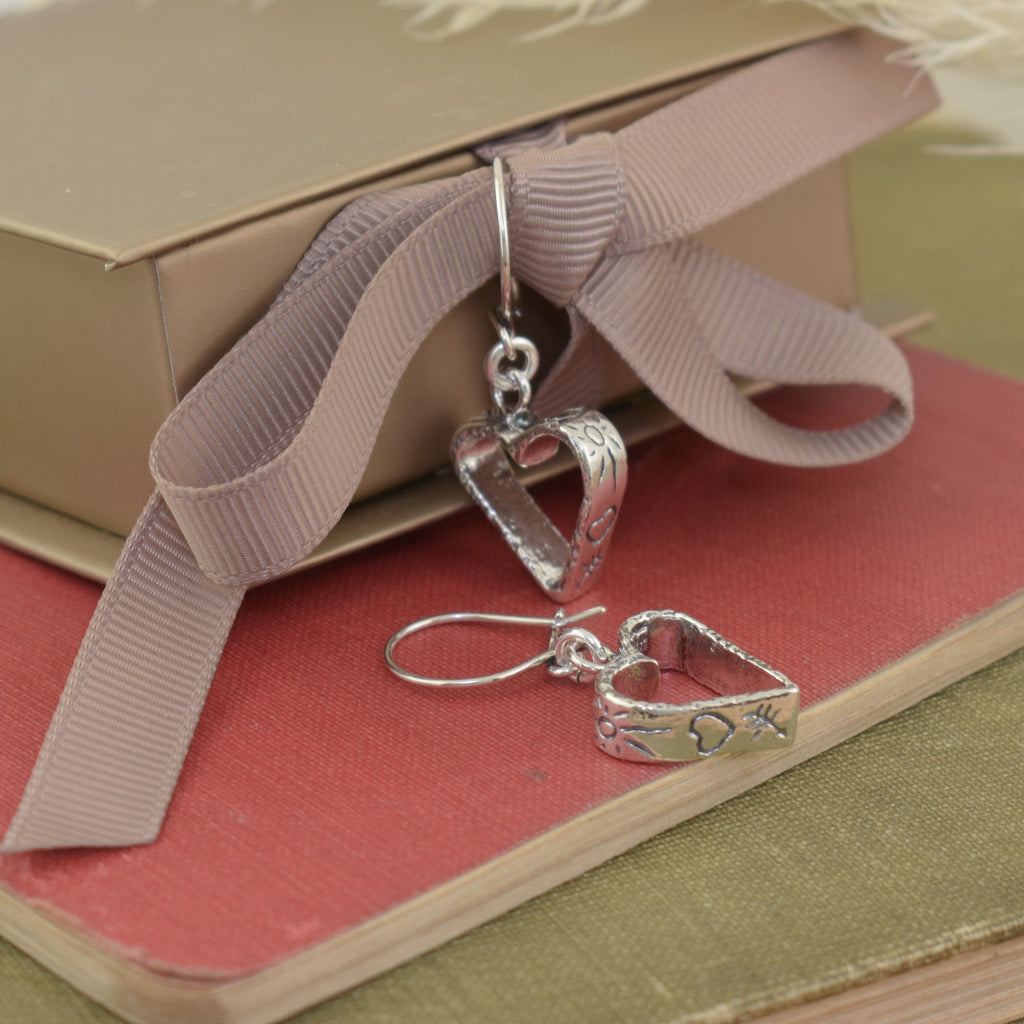 Love-Struck Earrings