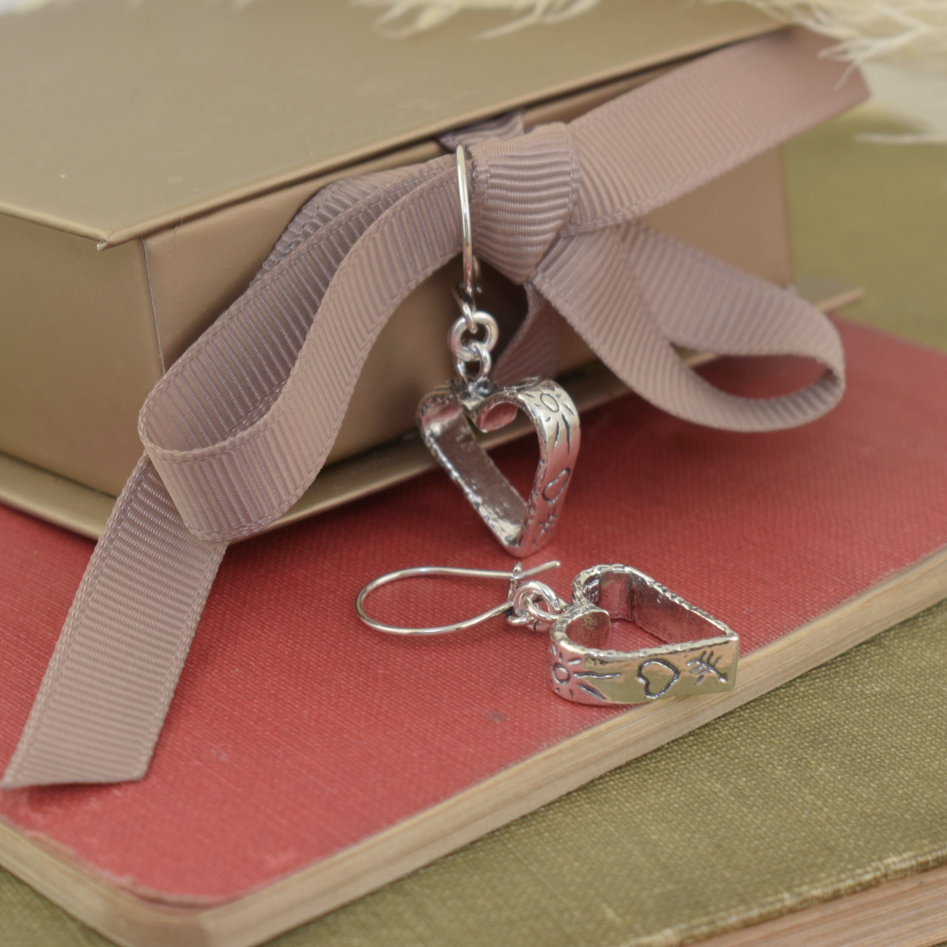 Love-Struck Earrings